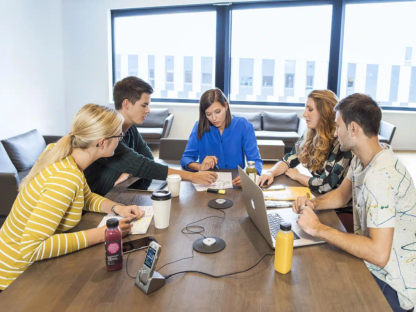 Philips vergadermicrofoon LFH9172 te koppelen voor grotere vergaderingen