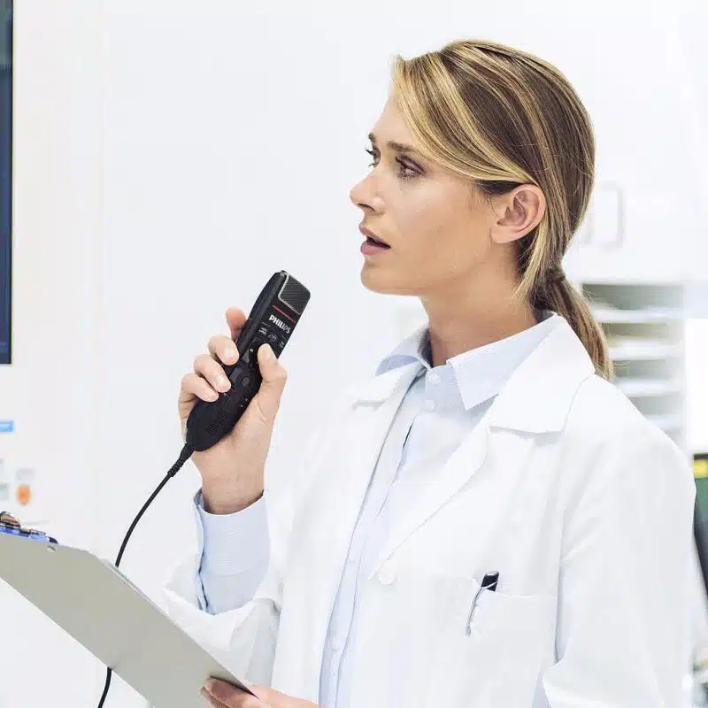 Spraakherkenning-voor-artsen-en-medici-digitaal-dicteren-spraak-naar-tekst-dragon-software-medical